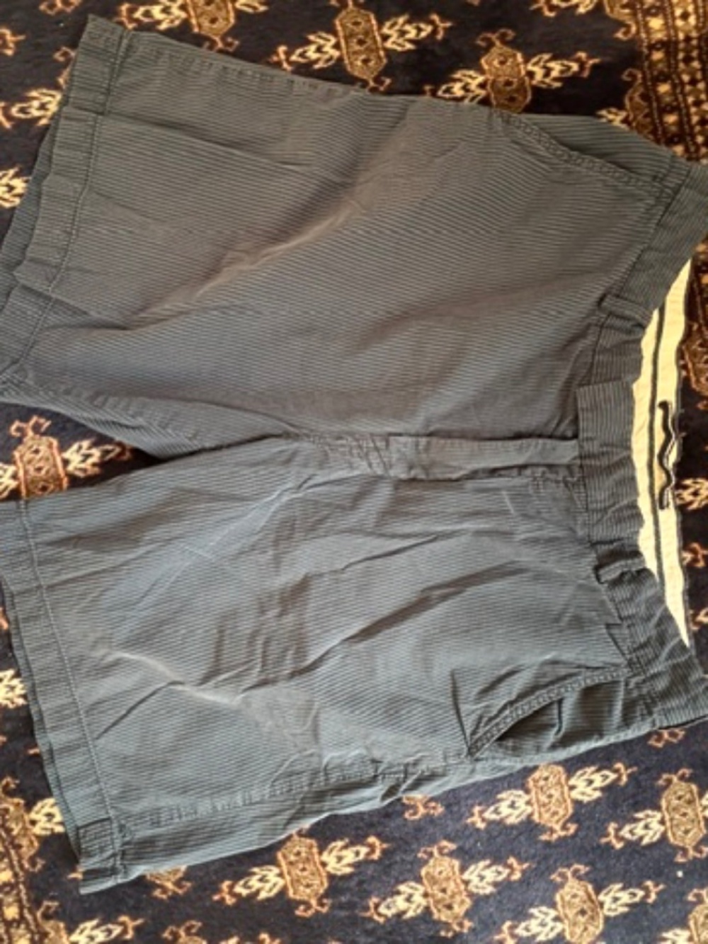 Nautica blue stripe shorts size 40 great condi